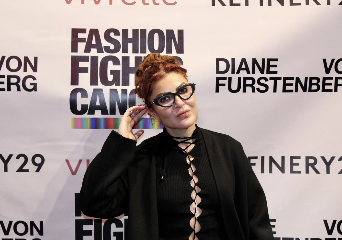 A guest at a Fashion Fights Cancer event