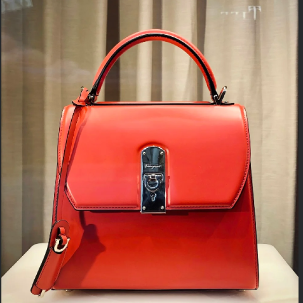 Donate Luxury Handbags: Give Luxury a Second Life with Fashion Fights Cancer